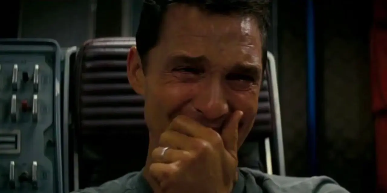 Matthew McConaughey płacze w „Interstellar”. Matthew McConaughey płacze w „Interstellar”.