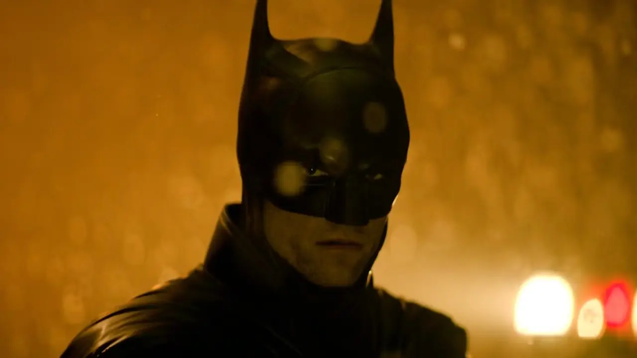 Robert Pattinson w kostiumie Batmana w „The Batman Part 2”.
