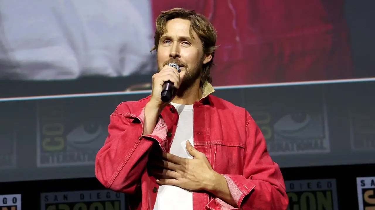 Marvel Studios의 2026 SDCC Hall H 패널에서 Ghost Rider를 발표하는 Ryan Gosling