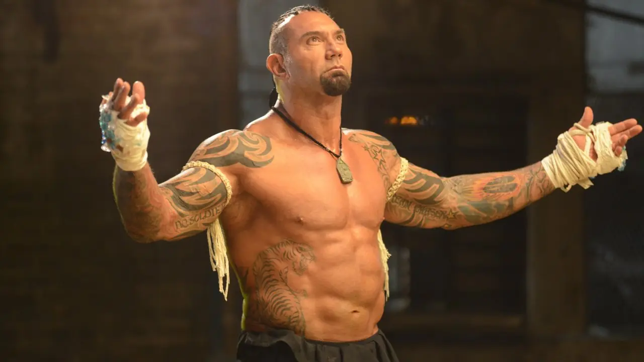 ديف باوتيستا ضد كراتوس: مقارنة حجم نجم WWE وأيقونة إله الحرب