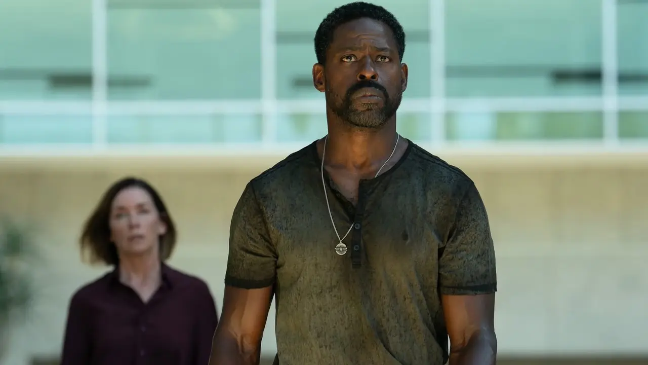 Sterling K. Brown som Xavier Collins og Julianne Nicholson som Samantha Sinatra Redmond i Paradise sesong 2-finalen