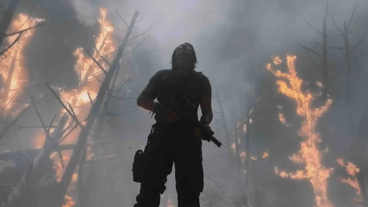 Will Yun Lee som Kovacs Prime i säsong 1 av Altered Carbon, stående i en brinnande skog. Will Yun Lee som Kovacs Prime i säsong 1 av Altered Carbon, stående i en brinnande skog.