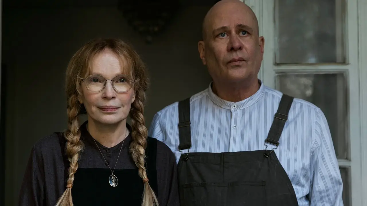 Pearl ve Jasper Winslow The Watcher'da bir arada duruyor Pearl ve Jasper Winslow The Watcher'da bir arada duruyor