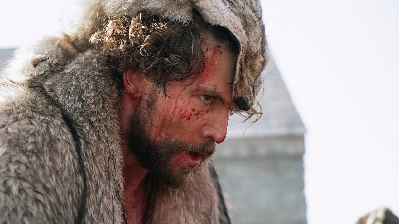 Leo Suter como Harald en Vikings Valhalla Leo Suter como Harald en Vikings Valhalla