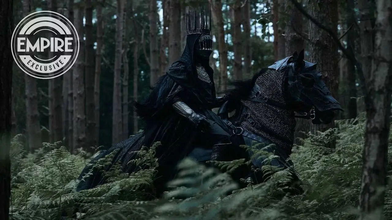 Ringwraith rider på en häst i The Rings of Power säsong 3 Ringwraith rider på en häst i The Rings of Power säsong 3