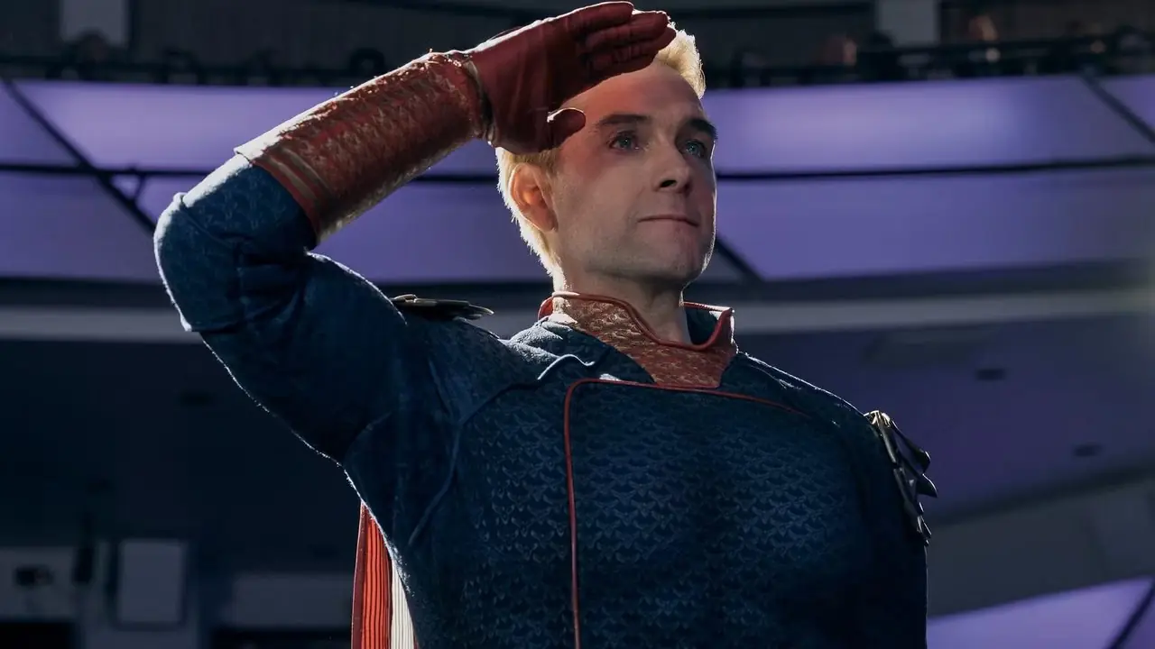 Antony Starr als salutierender Homelander in The Boys. Antony Starr als salutierender Homelander in The Boys.