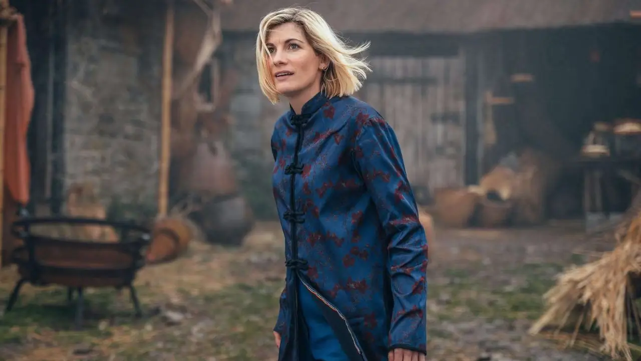 Jodie Whittaker en el episodio de Doctor Who "La leyenda de los demonios marinos"