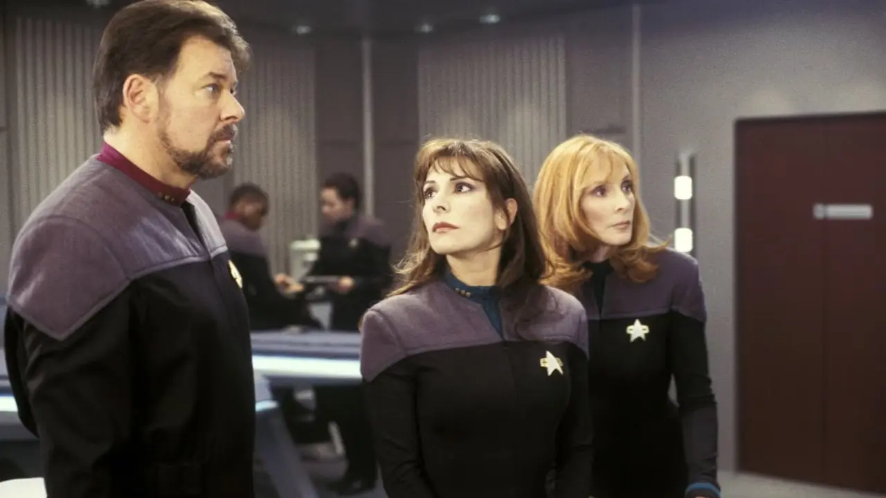 Riker Troi y Crusher en Star Trek Nemesis Riker Troi y Crusher en Star Trek Nemesis
