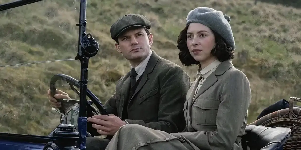 Outlander - Blood of my Blood'da Julia Moriston arabaya binip uzaklara bakarken Hermione Corfield