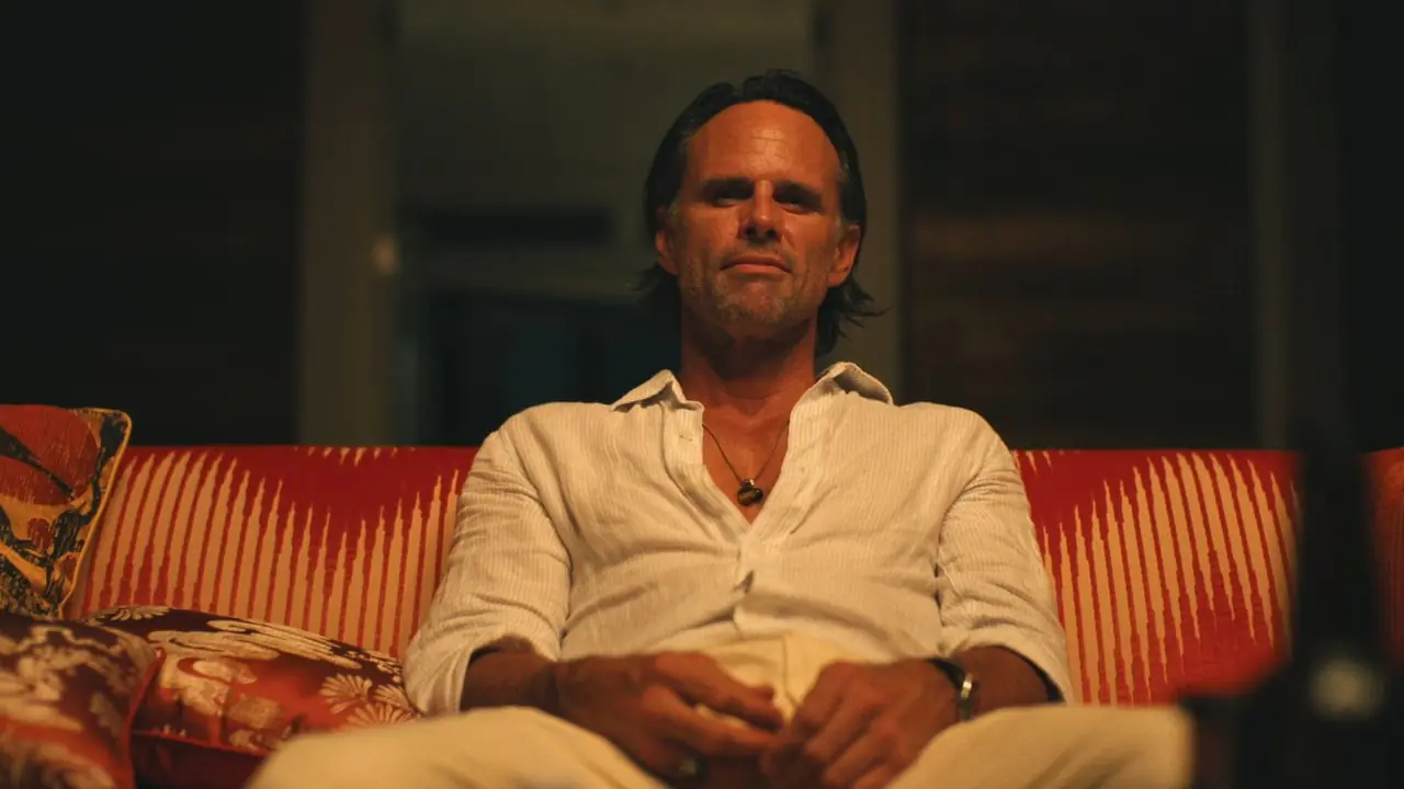 Rick Hatchett (Walton Goggins) zit in seizoen 3 van The White Lotus