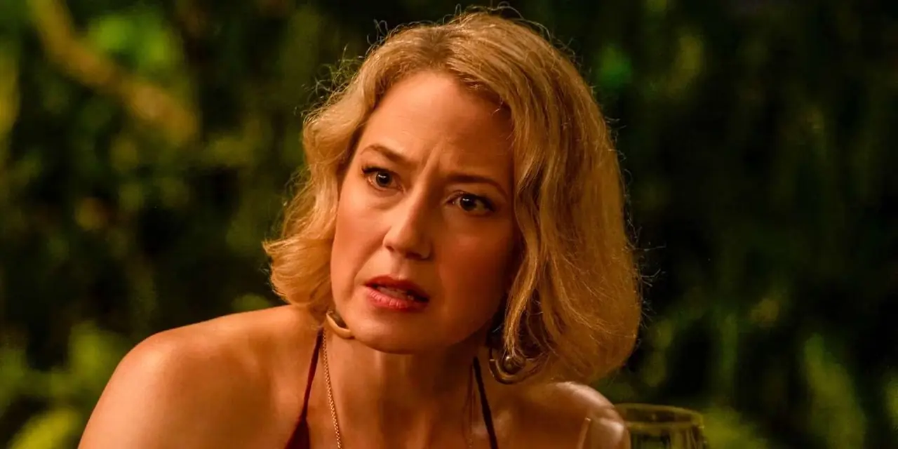 Laurie Duffy (Carrie Coon) ser sint ut i The White Lotus sesong 3.