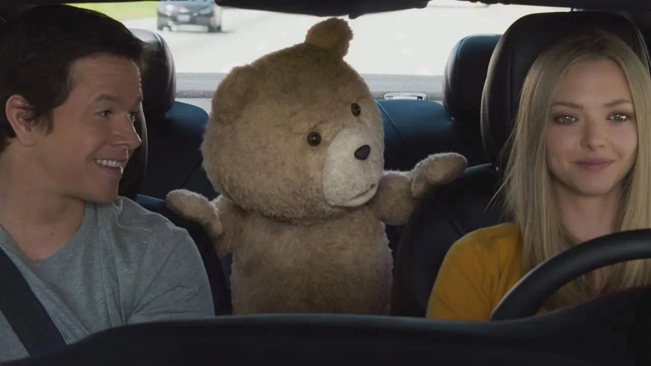John, Ted i Sam jadą razem samochodem w Ted 2