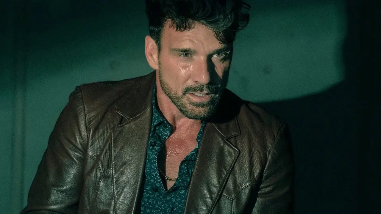 Frank Grillo ziet er bezweet en slordig uit in Tulsa King