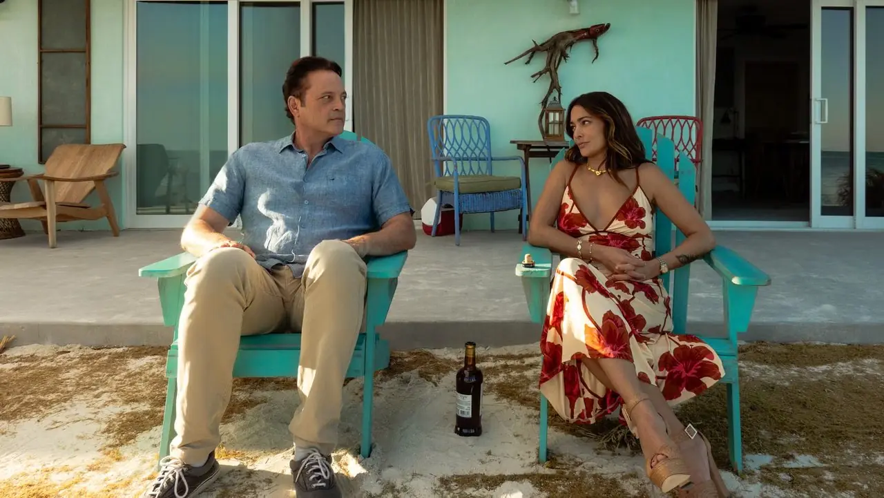 Vince Vaughn y Natalie Martínez en Bad Monkey